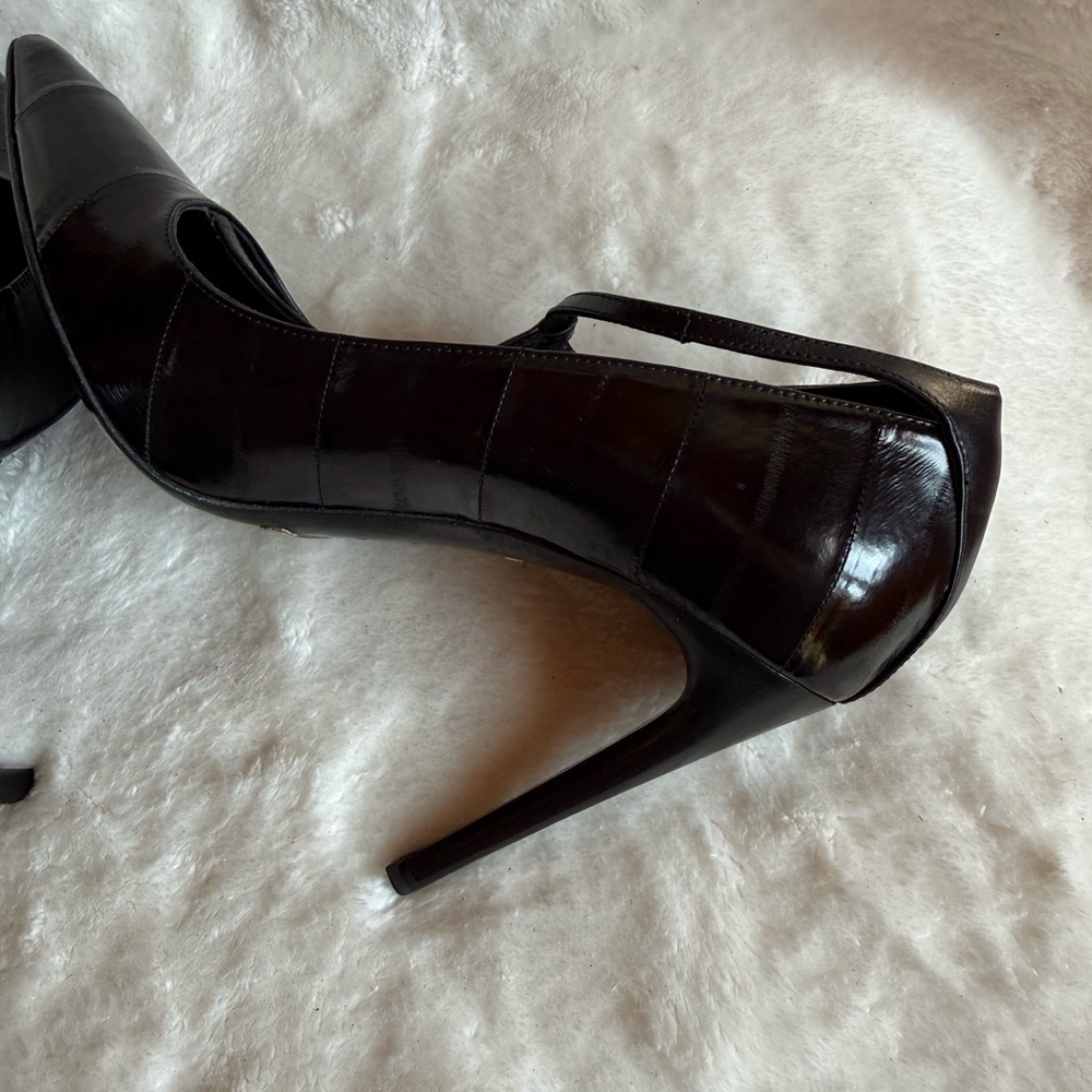 Burberry Black Leather Heels - Picture 7 of 8
